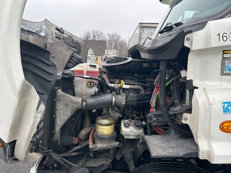 Day Cab Tractor-Heavy Duty Tractors-Freightliner-2017-Cascadia 11342ST-Belcamp-MD-409,598\n\t\tmiles-$ 22,000 - Image 16