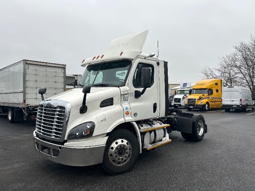 Day Cab Tractor-Heavy Duty Tractors-Freightliner-2017-Cascadia 11342ST-Belcamp-MD-409,598\n\t\tmiles-$ 22,000 - Image 3