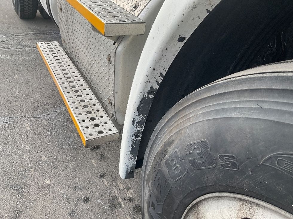 Day Cab Tractor-Heavy Duty Tractors-Freightliner-2017-Cascadia 11342ST-Binghamton-NY-547,137\n\t\tmiles-$ 18,500 - Image 20