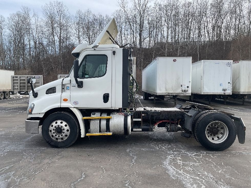 Day Cab Tractor-Heavy Duty Tractors-Freightliner-2017-Cascadia 11342ST-Binghamton-NY-547,137\n\t\tmiles-$ 18,500 - Image 4