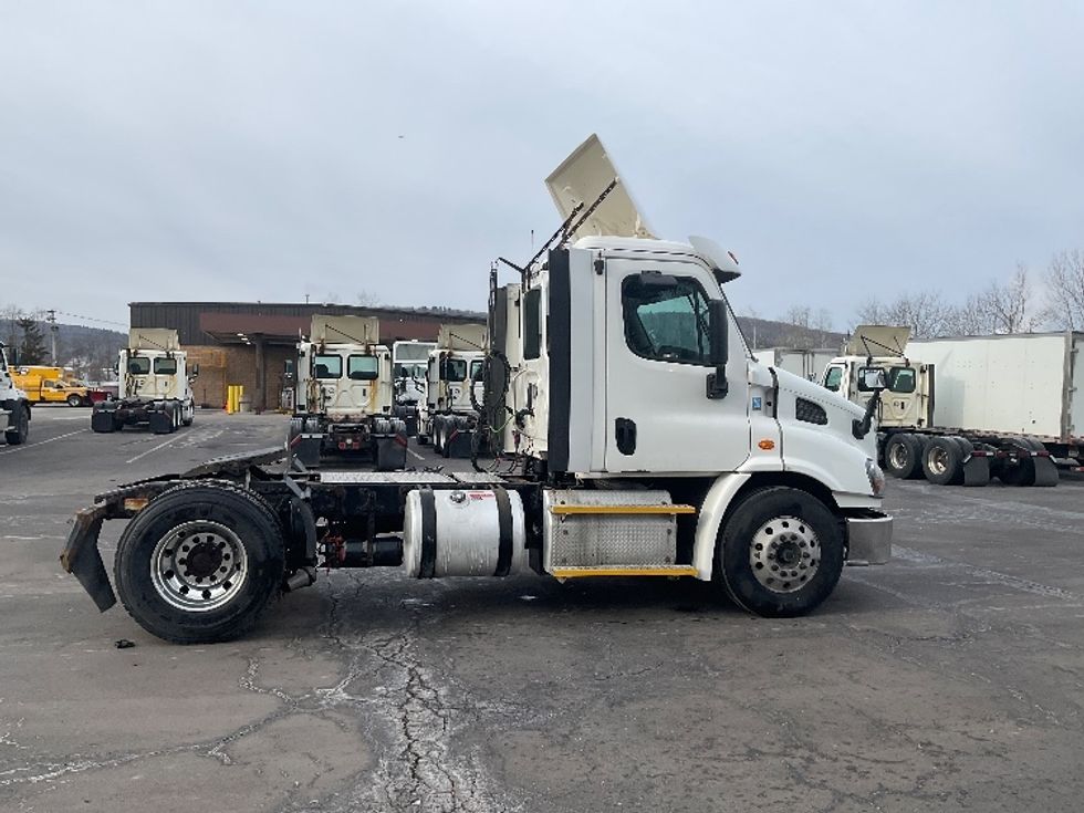 Day Cab Tractor-Heavy Duty Tractors-Freightliner-2017-Cascadia 11342ST-Binghamton-NY-547,137\n\t\tmiles-$ 18,500 - Image 8