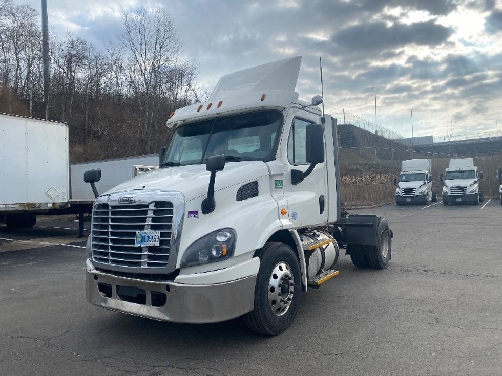 Day Cab Tractor-Heavy Duty Tractors-Freightliner-2017-Cascadia 11342ST-Binghamton-NY-568,398\n\t\tmiles-$ 18,000 - Image 3