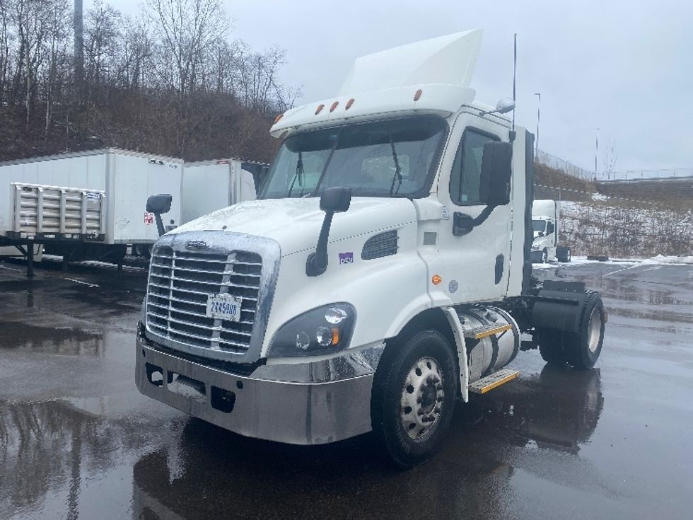 Day Cab Tractor-Heavy Duty Tractors-Freightliner-2017-Cascadia 11342ST-Binghamton-NY-576,601\n\t\tmiles-$ 17,750 - Image 3