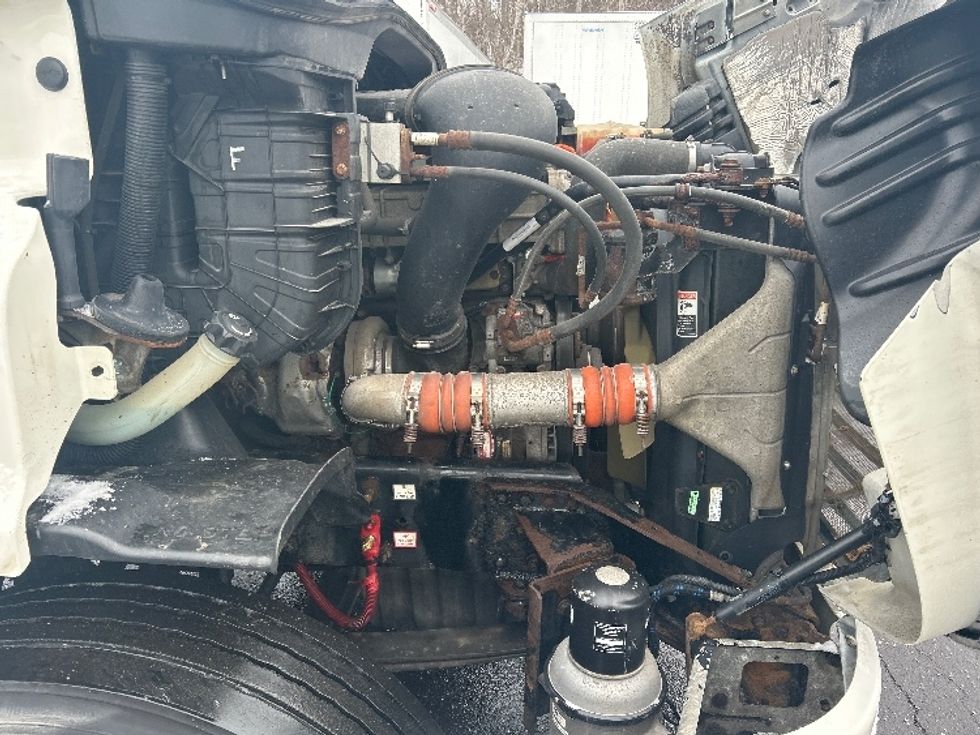 Day Cab Tractor-Heavy Duty Tractors-Freightliner-2017-Cascadia 11342ST-Binghamton-NY-586,183\n\t\tmiles-$ 17,500 - Image 15