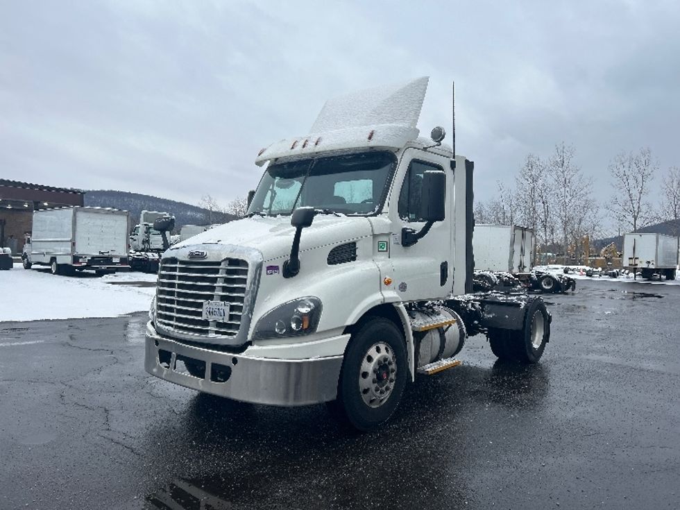 Day Cab Tractor-Heavy Duty Tractors-Freightliner-2017-Cascadia 11342ST-Binghamton-NY-586,183\n\t\tmiles-$ 17,500 - Image 3