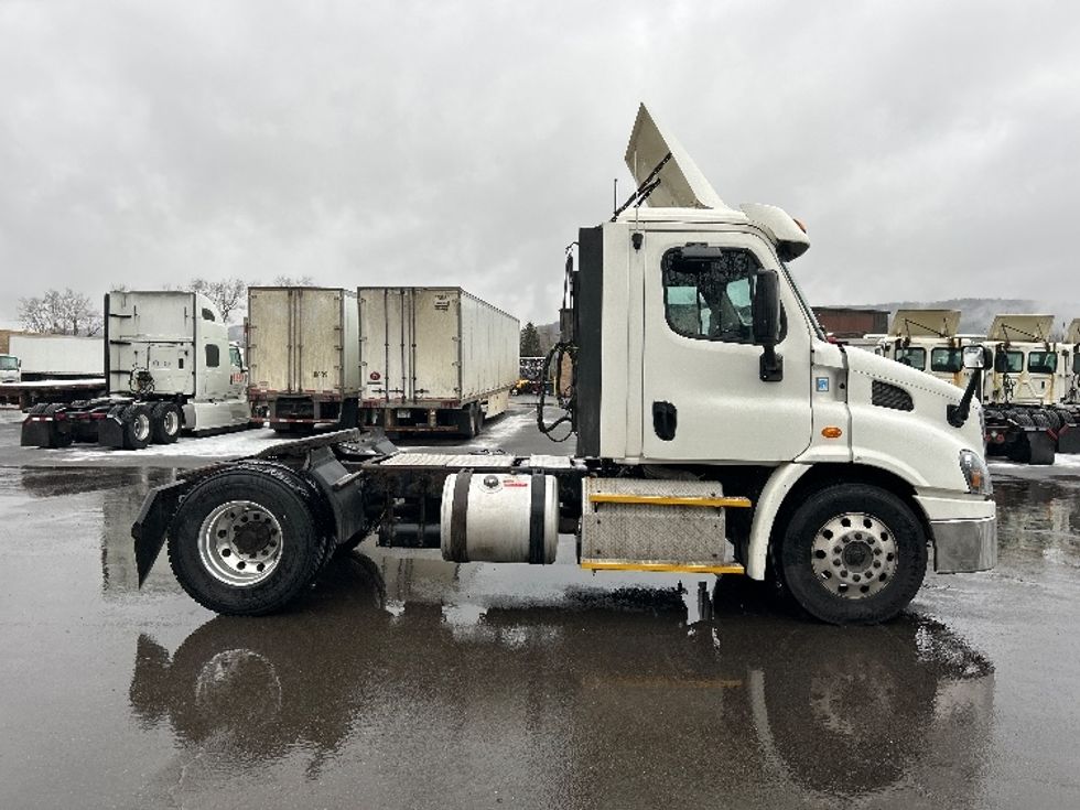 Day Cab Tractor-Heavy Duty Tractors-Freightliner-2017-Cascadia 11342ST-Binghamton-NY-615,418\n\t\tmiles-$ 16,750 - Image 8