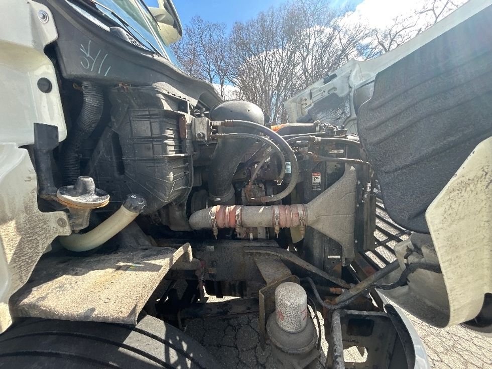 Day Cab Tractor-Heavy Duty Tractors-Freightliner-2017-Cascadia 11342ST-Braintree-MA-384,726\n\t\tmiles-$ 22,250 - Image 15