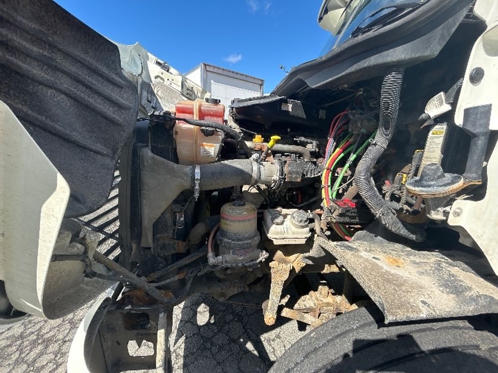 Day Cab Tractor-Heavy Duty Tractors-Freightliner-2017-Cascadia 11342ST-Braintree-MA-384,726\n\t\tmiles-$ 22,250 - Image 16