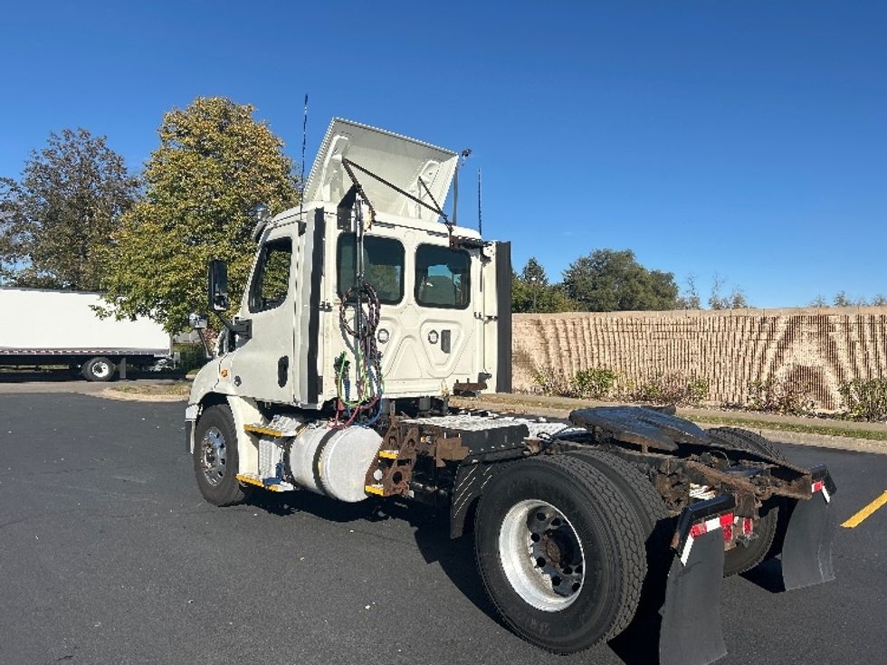 Day Cab Tractor-Heavy Duty Tractors-Freightliner-2017-Cascadia 11342ST-Brooklyn Park-MN-361,506\n\t\tmiles-$ 25,500 - Image 5
