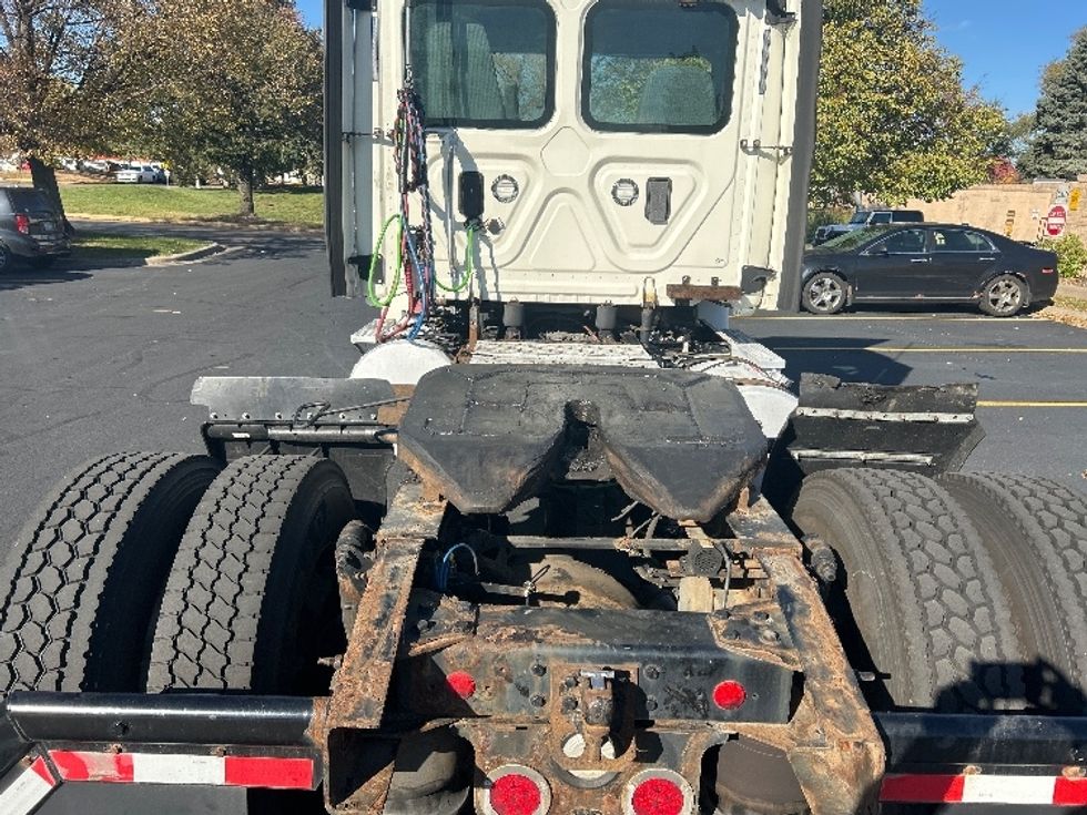 Day Cab Tractor-Heavy Duty Tractors-Freightliner-2017-Cascadia 11342ST-Brooklyn Park-MN-361,506\n\t\tmiles-$ 25,500 - Image 6
