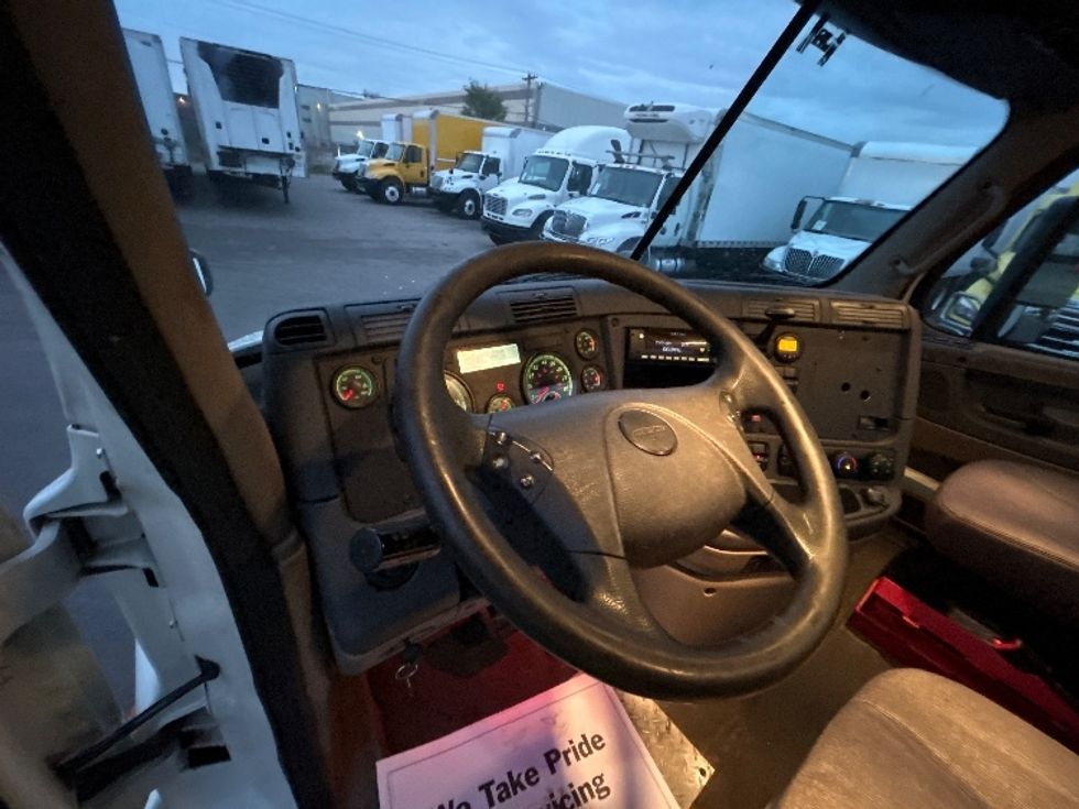 Day Cab Tractor-Heavy Duty Tractors-Freightliner-2017-Cascadia 11342ST-Brooklyn Park-MN-402,601\n\t\tmiles-$ 24,500 - Image 10