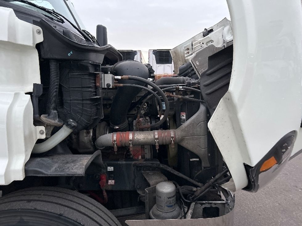 Day Cab Tractor-Heavy Duty Tractors-Freightliner-2017-Cascadia 11342ST-Brooklyn Park-MN-402,601\n\t\tmiles-$ 24,500 - Image 15