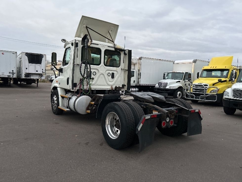Day Cab Tractor-Heavy Duty Tractors-Freightliner-2017-Cascadia 11342ST-Brooklyn Park-MN-402,601\n\t\tmiles-$ 24,500 - Image 5