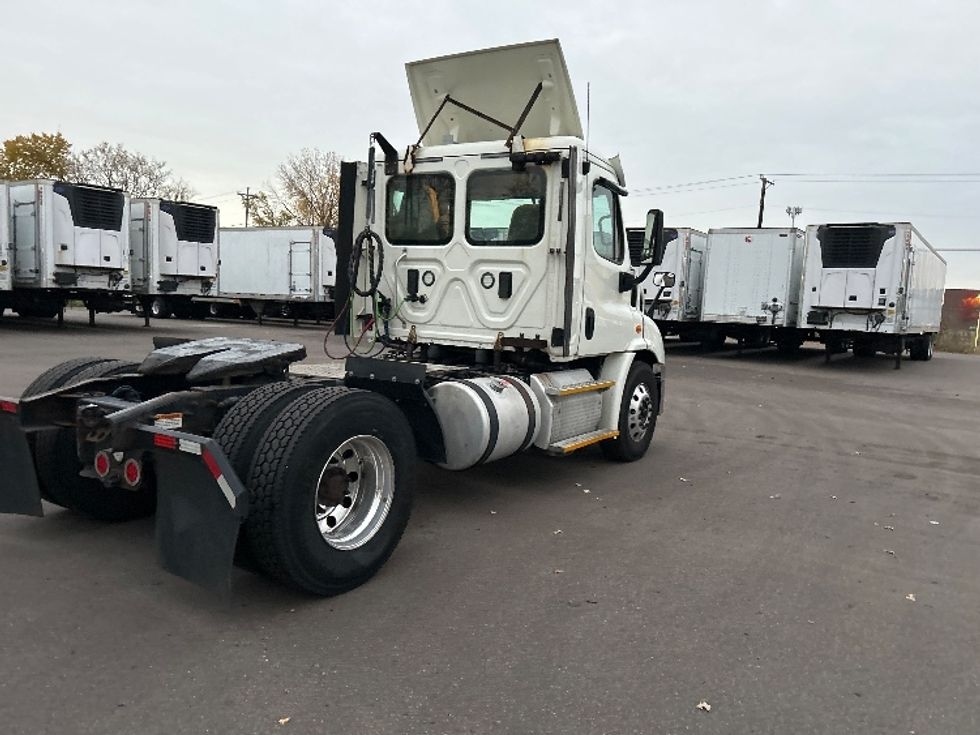 Day Cab Tractor-Heavy Duty Tractors-Freightliner-2017-Cascadia 11342ST-Brooklyn Park-MN-402,601\n\t\tmiles-$ 24,500 - Image 7