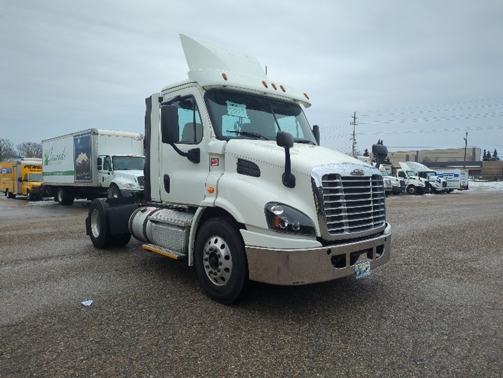 Day Cab Tractor-Heavy Duty Tractors-Freightliner-2017-Cascadia 11342ST-Byron Center-MI-244,153\n\t\tmiles-$ 31,500 - Image 1