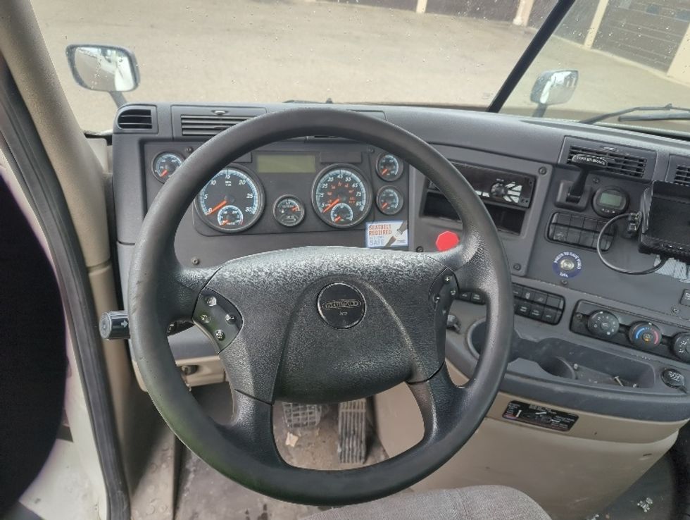 Day Cab Tractor-Heavy Duty Tractors-Freightliner-2017-Cascadia 11342ST-Byron Center-MI-244,153\n\t\tmiles-$ 31,500 - Image 11