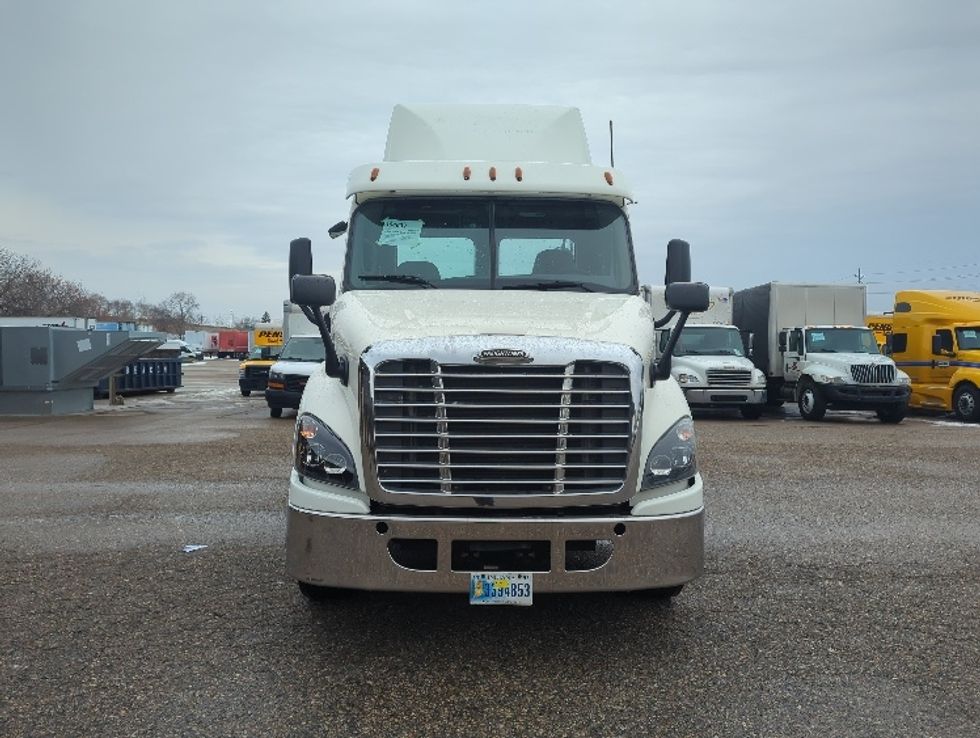 Day Cab Tractor-Heavy Duty Tractors-Freightliner-2017-Cascadia 11342ST-Byron Center-MI-244,153\n\t\tmiles-$ 31,500 - Image 2