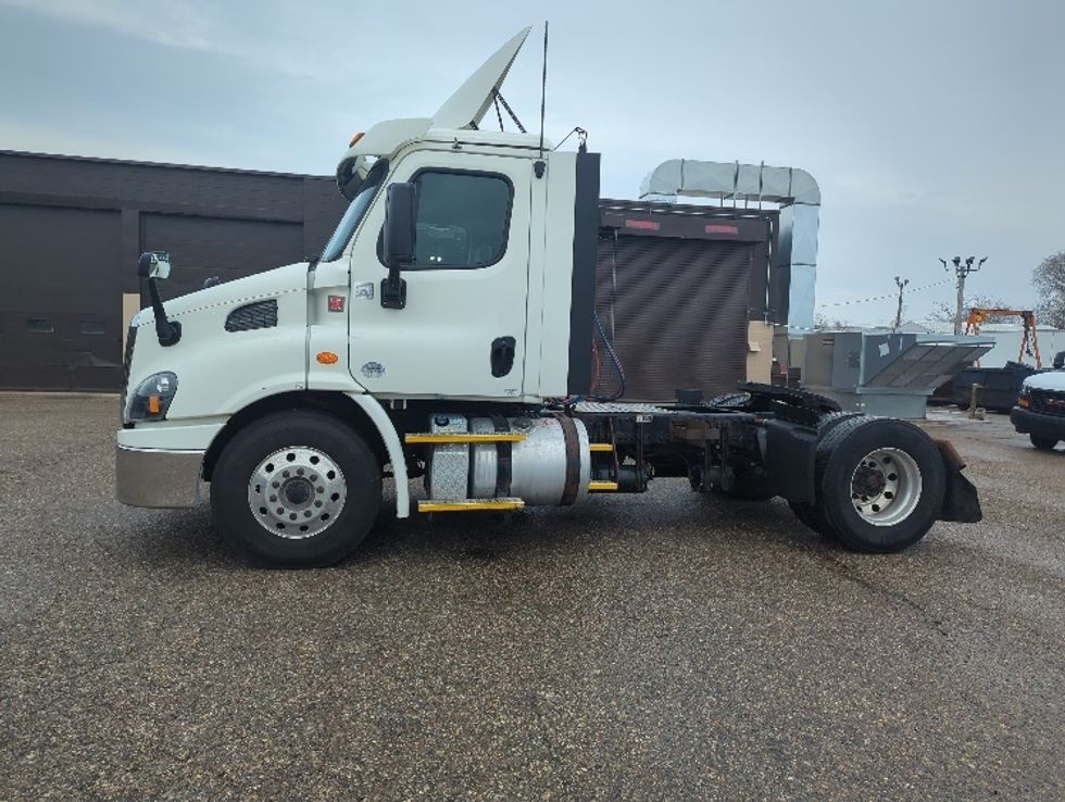 Day Cab Tractor-Heavy Duty Tractors-Freightliner-2017-Cascadia 11342ST-Byron Center-MI-244,153\n\t\tmiles-$ 31,500 - Image 4