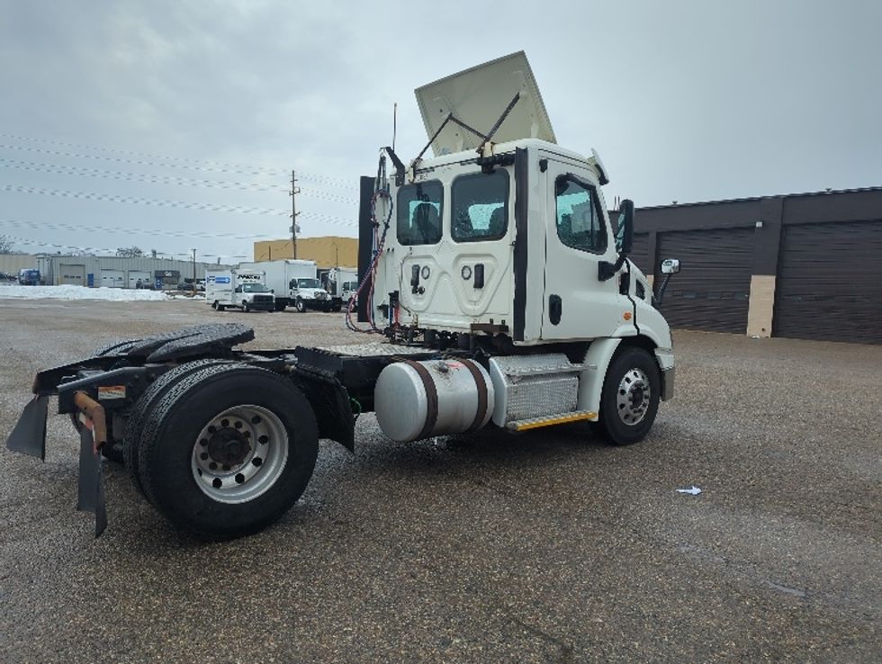 Day Cab Tractor-Heavy Duty Tractors-Freightliner-2017-Cascadia 11342ST-Byron Center-MI-244,153\n\t\tmiles-$ 31,500 - Image 7