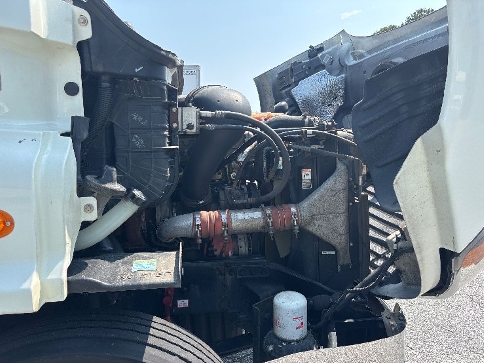 Day Cab Tractor-Heavy Duty Tractors-Freightliner-2017-Cascadia 11342ST-Chesapeake-VA-637,628\n\t\tmiles-$ 19,000 - Image 15