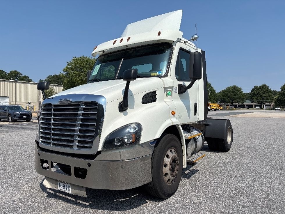 Day Cab Tractor-Heavy Duty Tractors-Freightliner-2017-Cascadia 11342ST-Chesapeake-VA-637,628\n\t\tmiles-$ 19,000 - Image 3