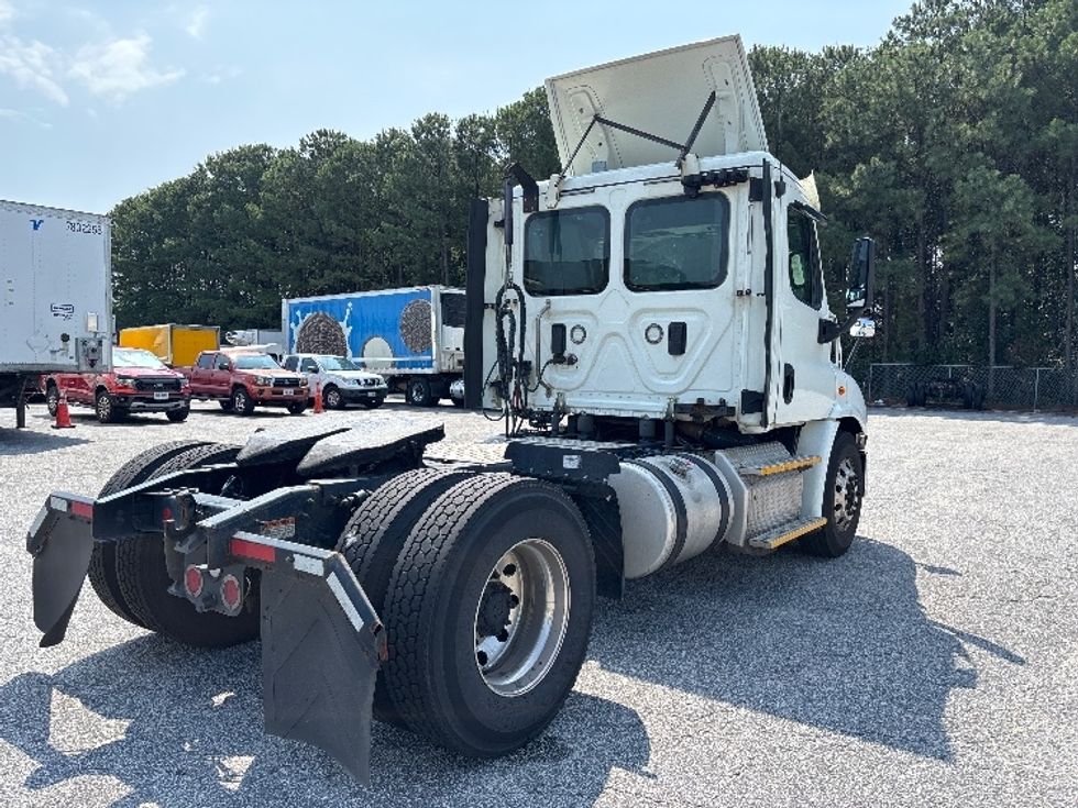 Day Cab Tractor-Heavy Duty Tractors-Freightliner-2017-Cascadia 11342ST-Chesapeake-VA-637,628\n\t\tmiles-$ 19,000 - Image 7