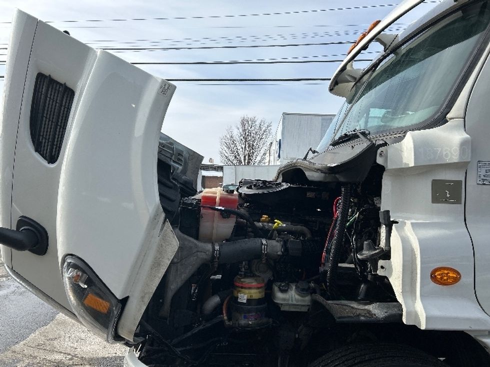 Day Cab Tractor-Heavy Duty Tractors-Freightliner-2017-Cascadia 11342ST-Coxsackie-NY-363,788\n\t\tmiles-$ 22,250 - Image 16