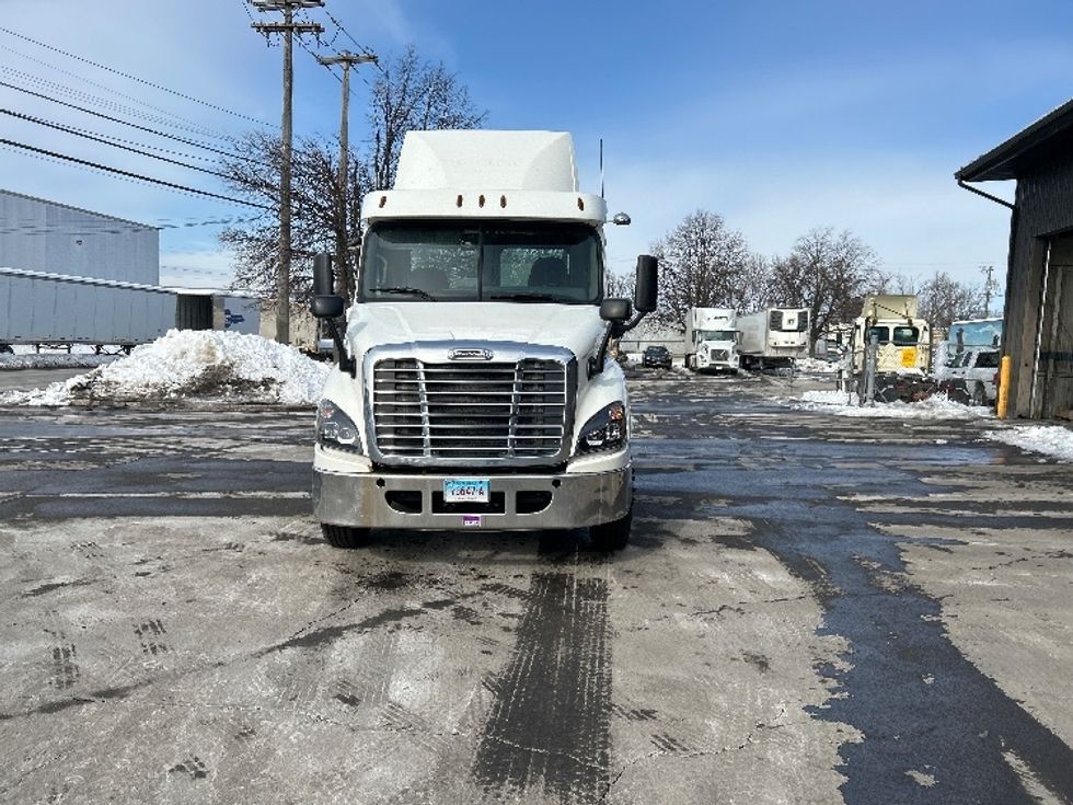 Day Cab Tractor-Heavy Duty Tractors-Freightliner-2017-Cascadia 11342ST-Coxsackie-NY-363,788\n\t\tmiles-$ 22,250 - Image 2