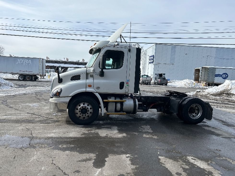 Day Cab Tractor-Heavy Duty Tractors-Freightliner-2017-Cascadia 11342ST-Coxsackie-NY-363,788\n\t\tmiles-$ 22,250 - Image 4