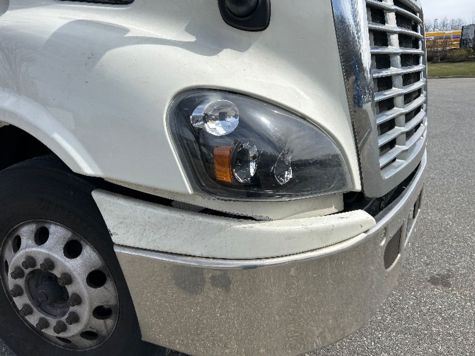 Day Cab Tractor-Heavy Duty Tractors-Freightliner-2017-Cascadia 11342ST-Fitchburg-MA-371,424\n\t\tmiles-$ 27,000 - Image 20