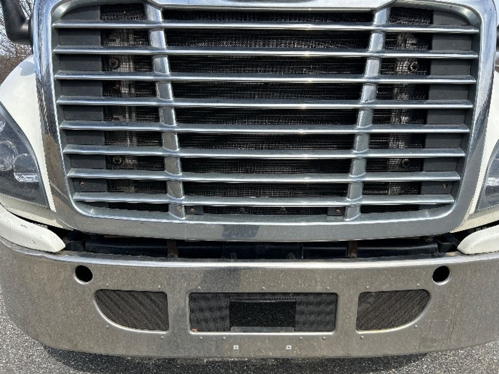 Day Cab Tractor-Heavy Duty Tractors-Freightliner-2017-Cascadia 11342ST-Fitchburg-MA-371,424\n\t\tmiles-$ 27,000 - Image 21