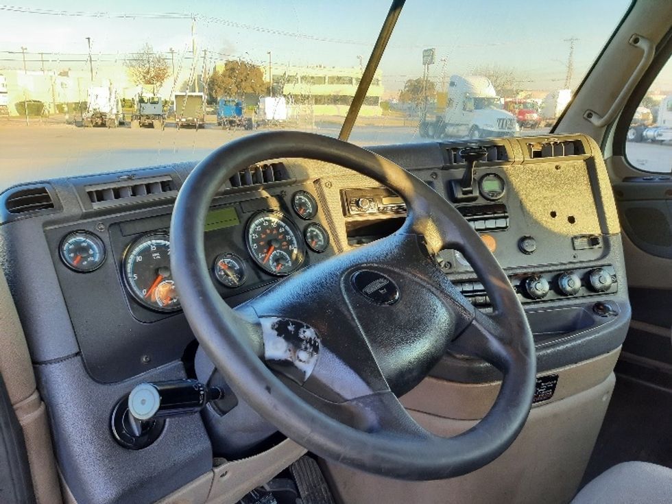 Day Cab Tractor-Heavy Duty Tractors-Freightliner-2017-Cascadia 11342ST-Fort Worth-TX-761,212\n\t\tmiles-$ 14,000 - Image 10