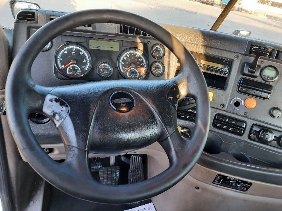 Day Cab Tractor-Heavy Duty Tractors-Freightliner-2017-Cascadia 11342ST-Fort Worth-TX-761,212\n\t\tmiles-$ 14,000 - Image 11