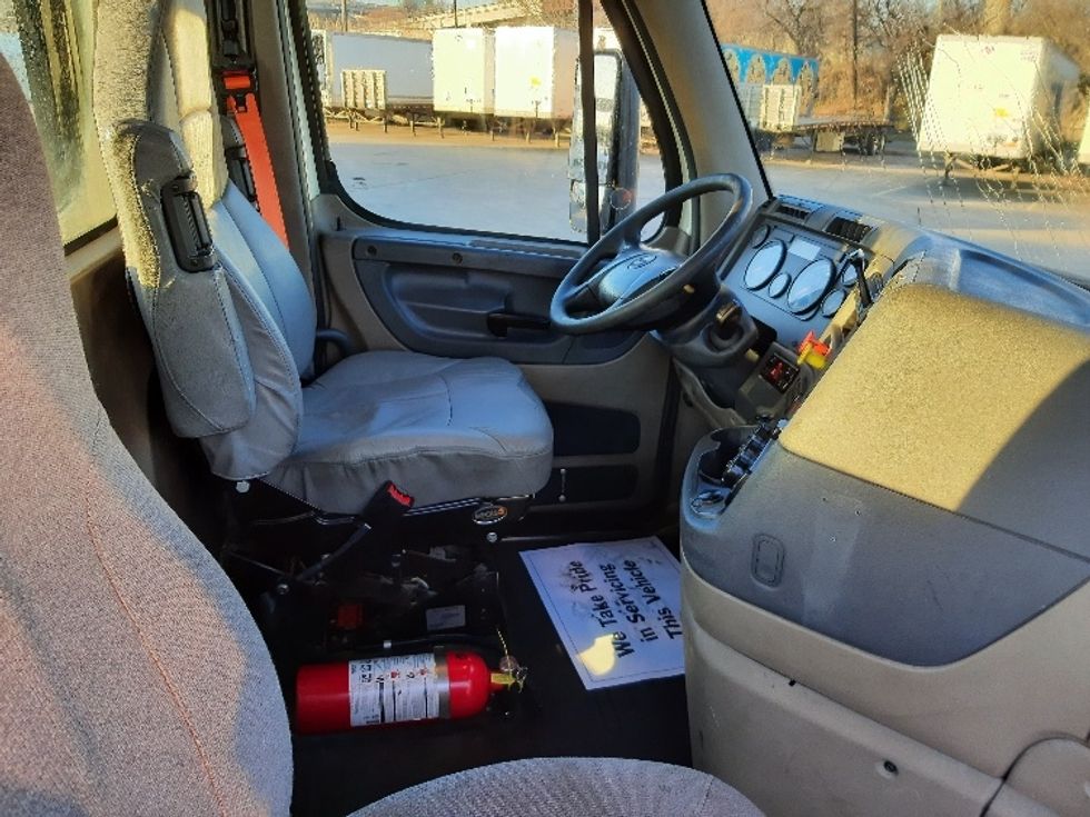 Day Cab Tractor-Heavy Duty Tractors-Freightliner-2017-Cascadia 11342ST-Fort Worth-TX-761,212\n\t\tmiles-$ 14,000 - Image 14