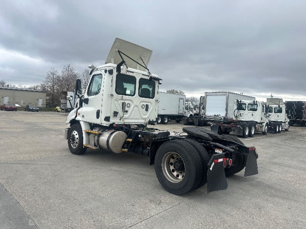 Day Cab Tractor-Heavy Duty Tractors-Freightliner-2017-Cascadia 11342ST-Hammond-LA-327,566\n\t\tmiles-$ 35,000 - Image 5