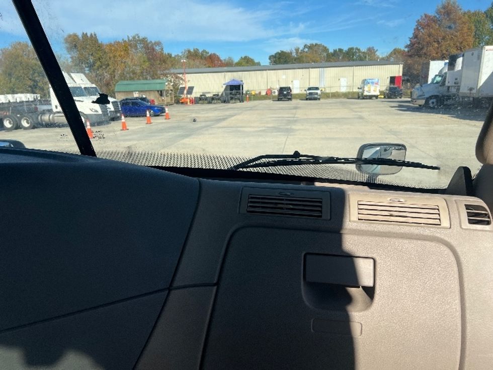 Day Cab Tractor-Heavy Duty Tractors-Freightliner-2017-Cascadia 11342ST-Hammond-LA-461,242\n\t\tmiles-$ 25,500 - Image 13