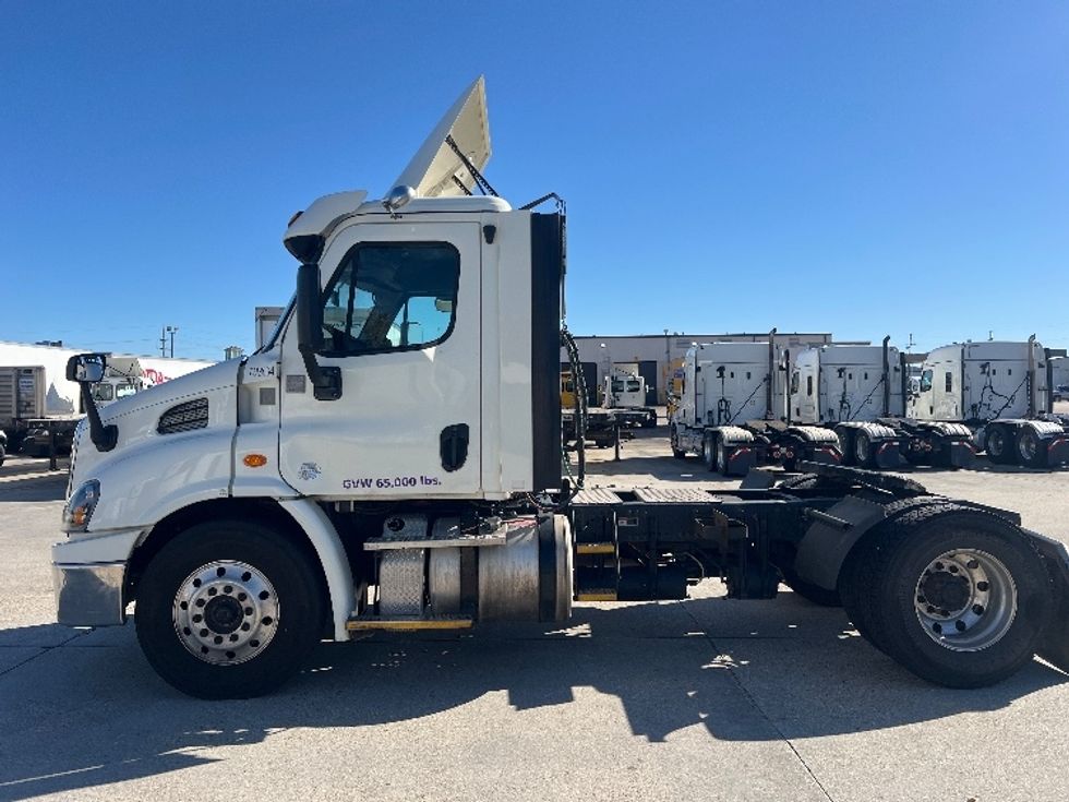 Day Cab Tractor-Heavy Duty Tractors-Freightliner-2017-Cascadia 11342ST-Hammond-LA-461,242\n\t\tmiles-$ 25,500 - Image 4