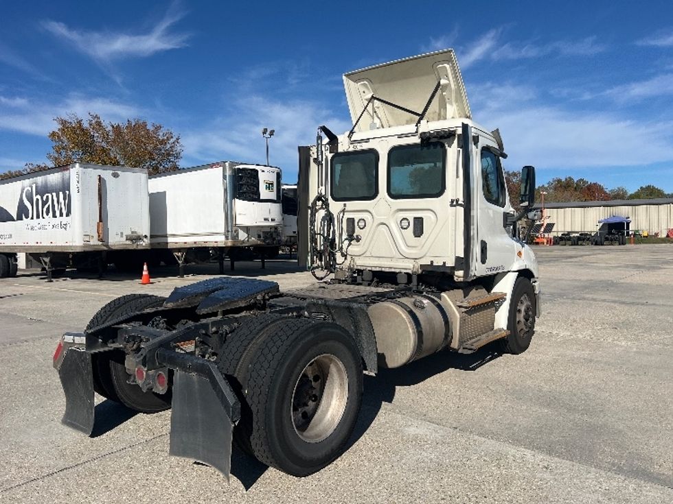 Day Cab Tractor-Heavy Duty Tractors-Freightliner-2017-Cascadia 11342ST-Hammond-LA-461,242\n\t\tmiles-$ 25,500 - Image 7