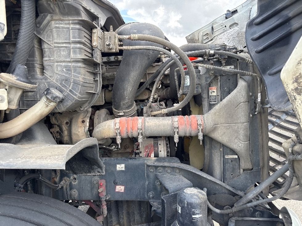 Day Cab Tractor-Heavy Duty Tractors-Freightliner-2017-Cascadia 11342ST-Hammond-LA-491,495\n\t\tmiles-$ 23,250 - Image 15