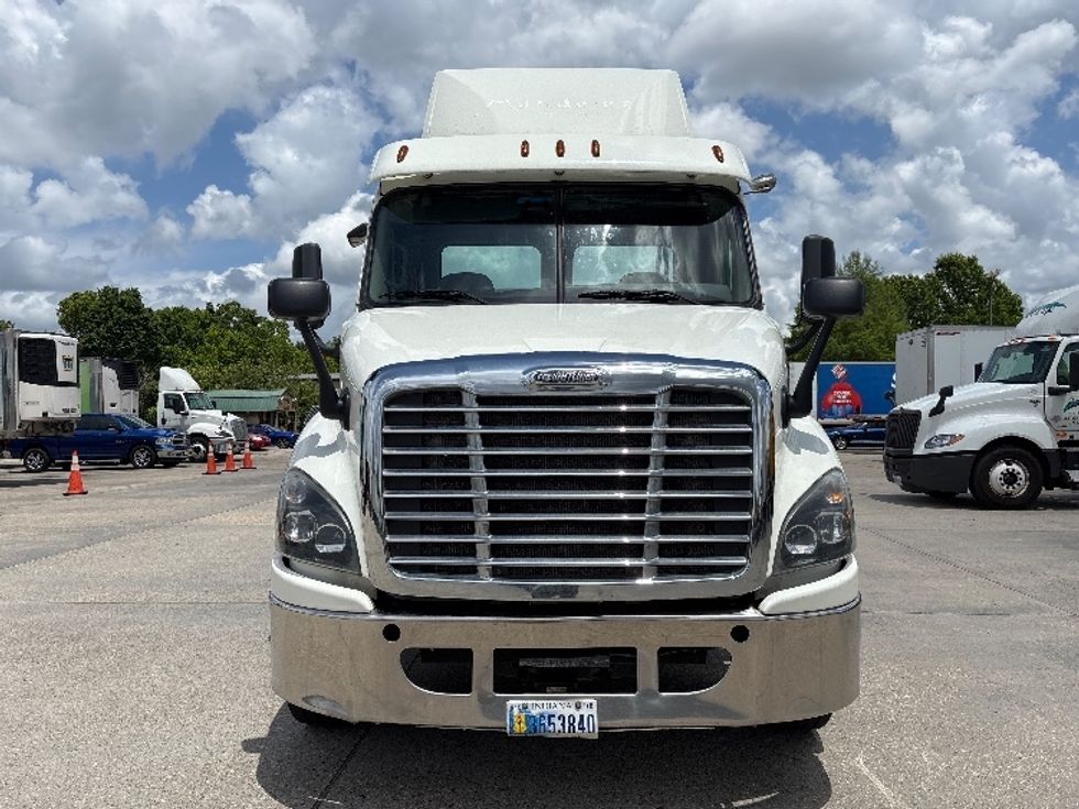 Day Cab Tractor-Heavy Duty Tractors-Freightliner-2017-Cascadia 11342ST-Hammond-LA-491,495\n\t\tmiles-$ 23,250 - Image 2