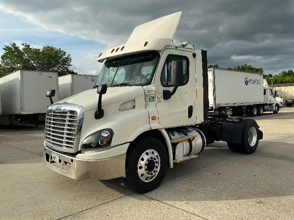 Day Cab Tractor-Heavy Duty Tractors-Freightliner-2017-Cascadia 11342ST-Hammond-LA-504,336\n\t\tmiles-$ 22,750 - Image 3