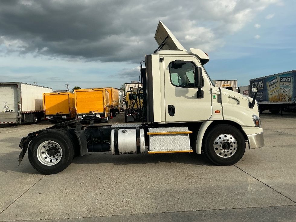 Day Cab Tractor-Heavy Duty Tractors-Freightliner-2017-Cascadia 11342ST-Hammond-LA-504,336\n\t\tmiles-$ 22,750 - Image 8