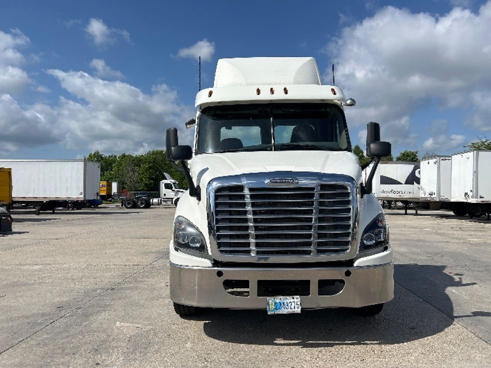 Day Cab Tractor-Heavy Duty Tractors-Freightliner-2017-Cascadia 11342ST-Hammond-LA-539,332\n\t\tmiles-$ 21,750 - Image 2