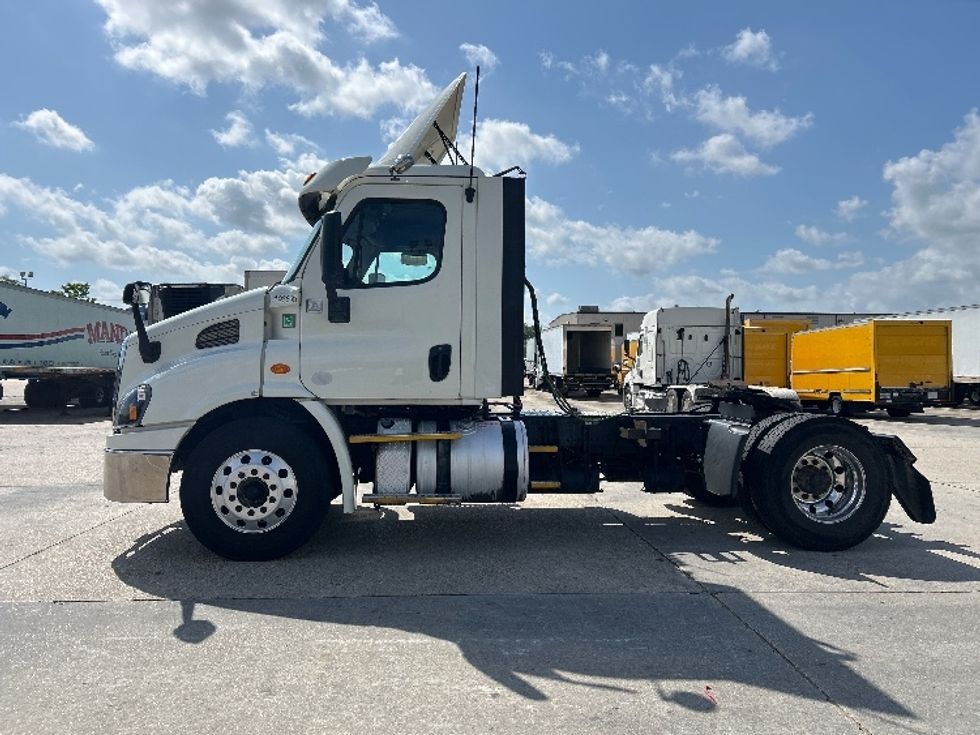 Day Cab Tractor-Heavy Duty Tractors-Freightliner-2017-Cascadia 11342ST-Hammond-LA-539,332\n\t\tmiles-$ 21,750 - Image 4