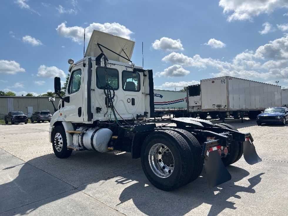 Day Cab Tractor-Heavy Duty Tractors-Freightliner-2017-Cascadia 11342ST-Hammond-LA-539,332\n\t\tmiles-$ 21,750 - Image 5