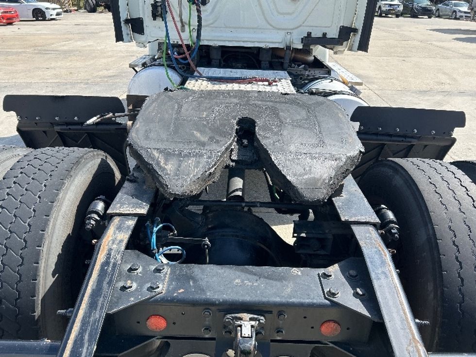 Day Cab Tractor-Heavy Duty Tractors-Freightliner-2017-Cascadia 11342ST-Hammond-LA-539,332\n\t\tmiles-$ 21,750 - Image 6