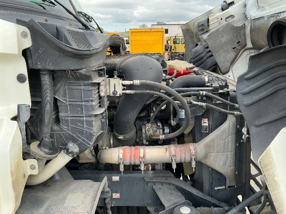 Day Cab Tractor-Heavy Duty Tractors-Freightliner-2017-Cascadia 11342ST-Hammond-LA-608,633\n\t\tmiles-$ 19,500 - Image 15