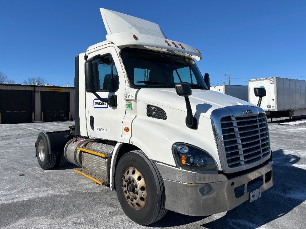 Day Cab Tractor-Heavy Duty Tractors-Freightliner-2017-Cascadia 11342ST-Harrisburg-PA-436,652\n\t\tmiles-$ 21,250 - Image 1
