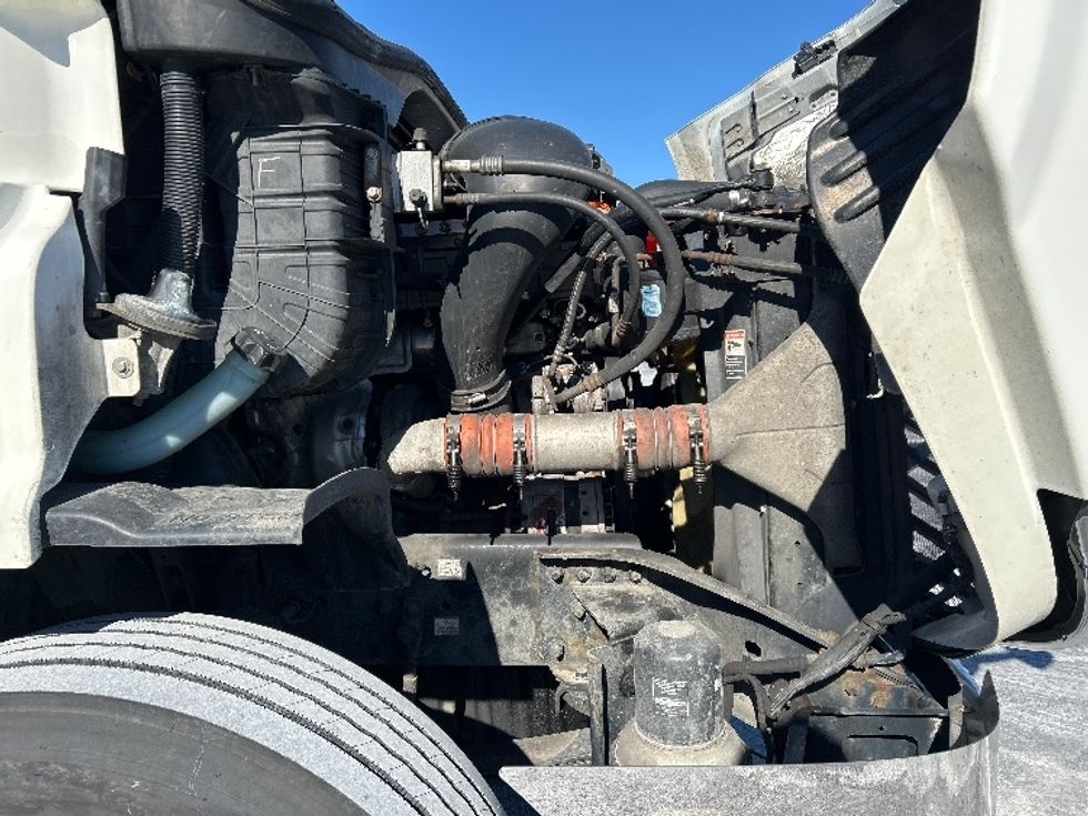 Day Cab Tractor-Heavy Duty Tractors-Freightliner-2017-Cascadia 11342ST-Harrisburg-PA-436,652\n\t\tmiles-$ 21,250 - Image 15