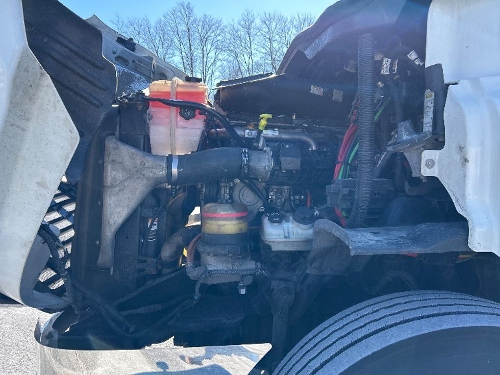 Day Cab Tractor-Heavy Duty Tractors-Freightliner-2017-Cascadia 11342ST-Harrisburg-PA-436,652\n\t\tmiles-$ 21,250 - Image 16